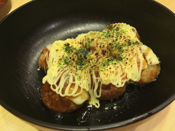 たこ焼き（チーズまみれ）80,000VND(=約400円)